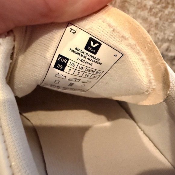 Veja Campo White and Black Leather Sneakers - Picture 7 of 8